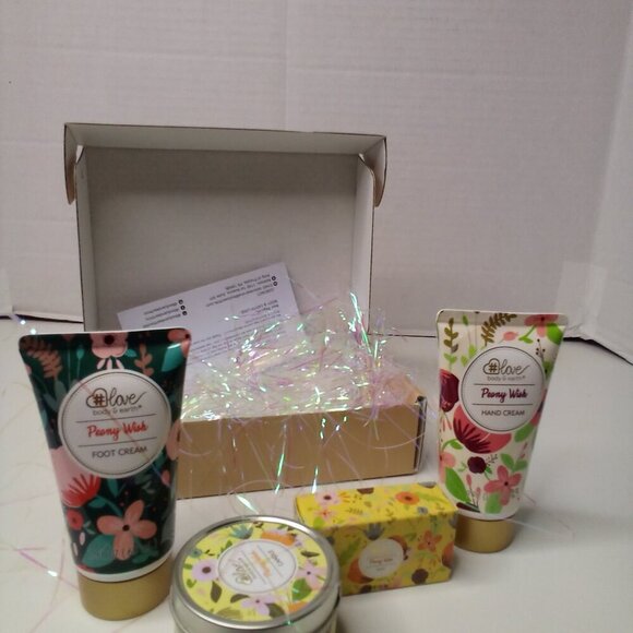 Body & Earth Love Set Hand Cream Foot Cream Soap Candle - Picture 6 of 12